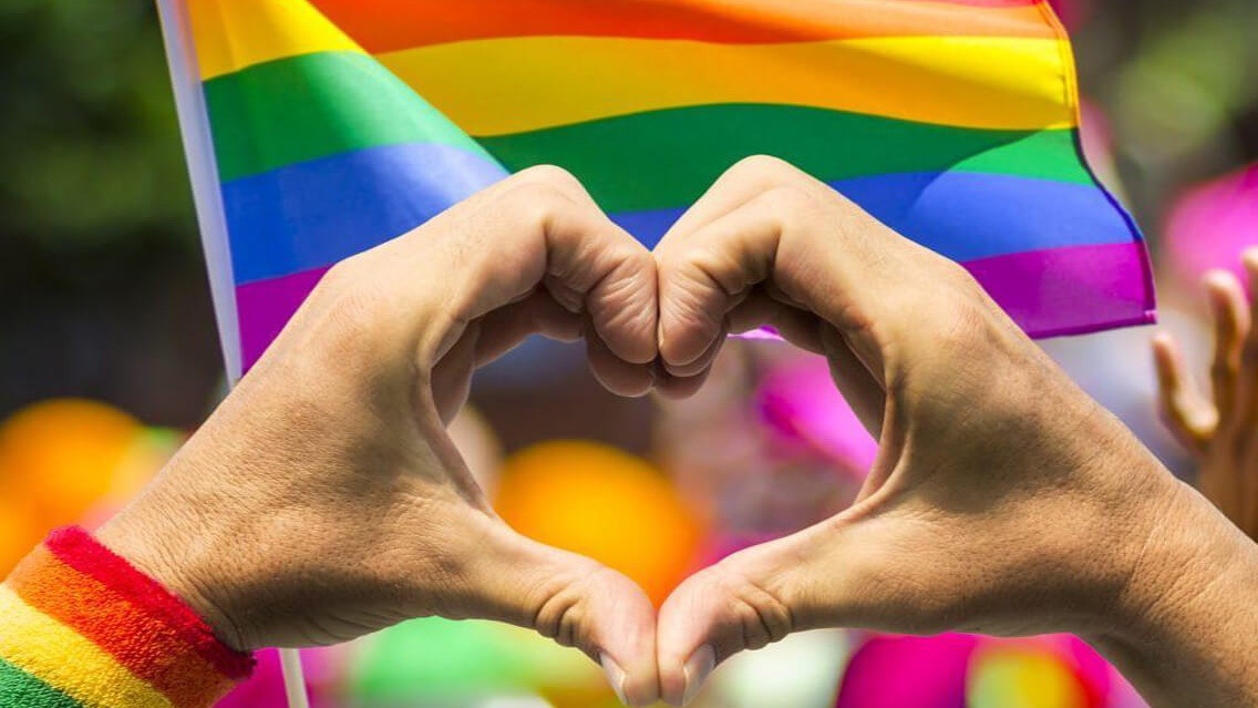 Cộng đồng LGBT là gì? Những vấn đề xung quanh đồng tính và chuyển giới -  Nhà thuốc FPT Long Châu