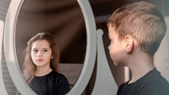 Người liên giới tính có đặc điểm gì? Những điều cần biết