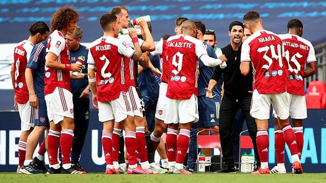 Đội bóng tỷ phú' Arsenal sa thải 55 nhân viên, cầu thủ cảm thấy bị phản bội | baotintuc.vn