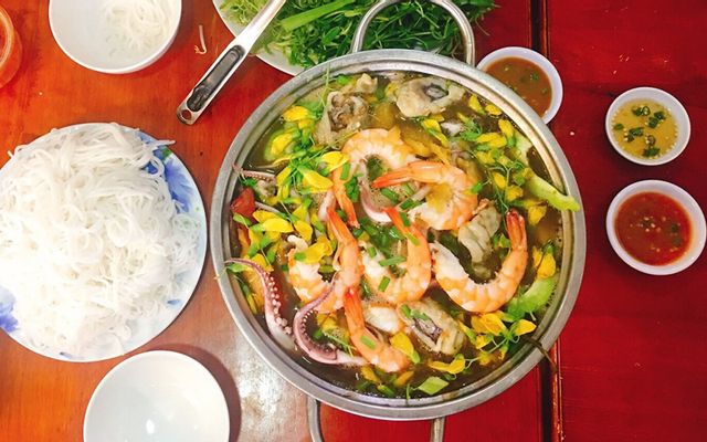 Quán lẩu mắm sạch sẽ